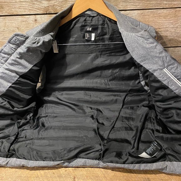 H&M Unisex Puffer Vest Soft Grey with Knit Collar - Size 38R, Men S or Women’s M - Picture 10 of 13